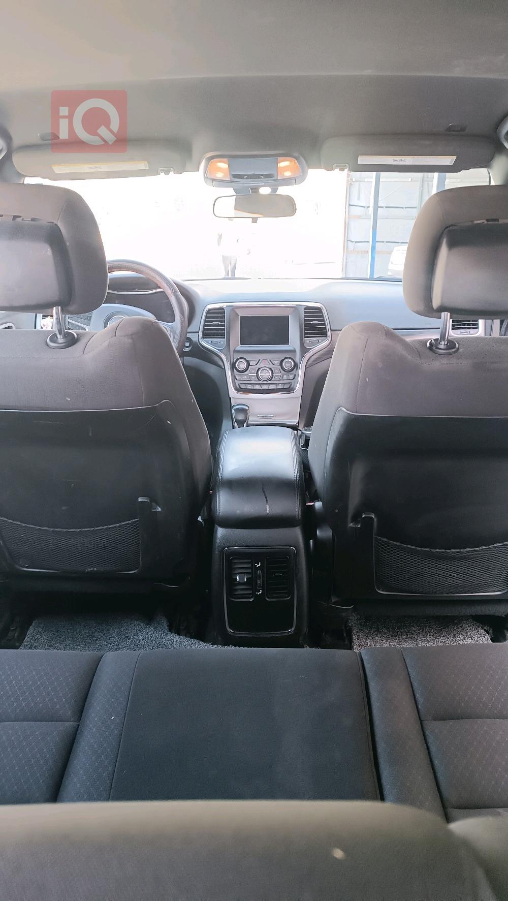 جیپ گراند شیرۆکی